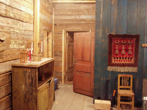 porstua erustuvan ovelle.JPG